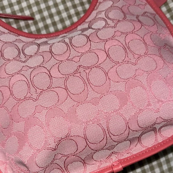 Authentic Coach Pink Signature Shoulder Bag - Picture 2 of 8